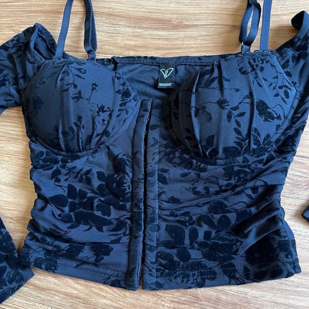 Windsor Elegant Black Floral Bodysuit